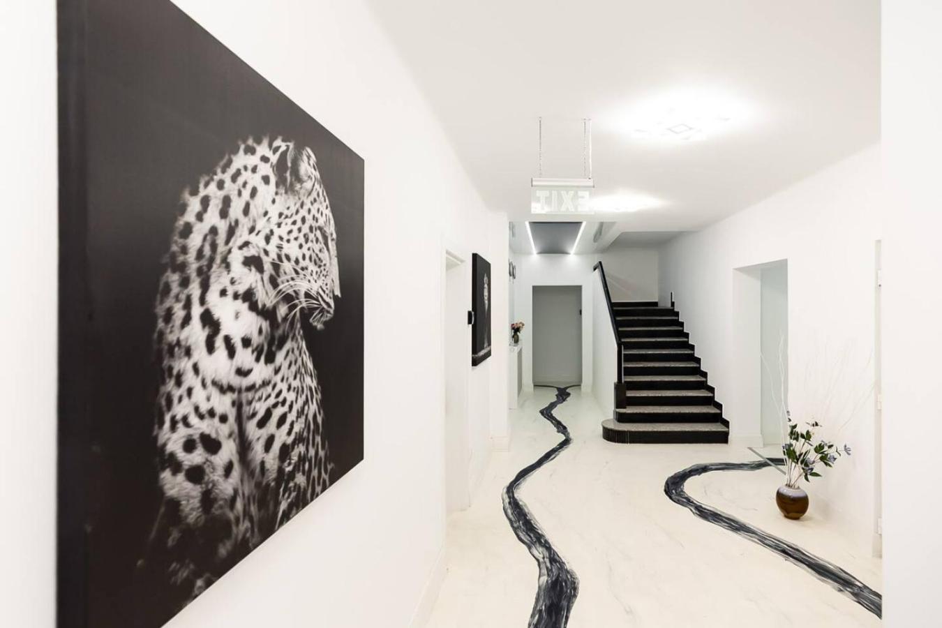 New York Apartment *